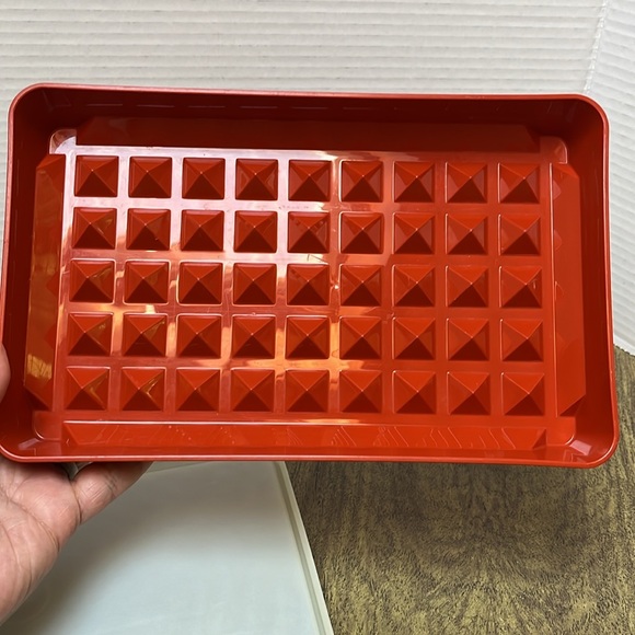 Tupperware Cold Cuts Deli Meat Hot Dog Bacon Keeper Container Orange Red - Picture 11 of 17